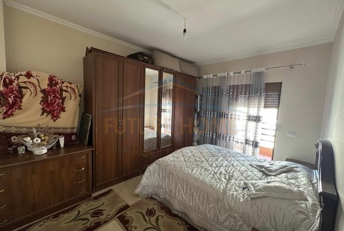 Shtepi ne shitje Apartament ne Tirane, 2+1, Mobilimi Bosh, pa mobiluar, Pagesa 115,000  Euro.
