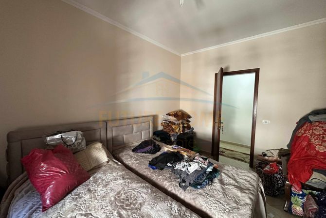 Shtepi ne shitje Apartament ne Tirane, 2+1, Mobilimi Bosh, pa mobiluar, Pagesa 115,000  Euro.