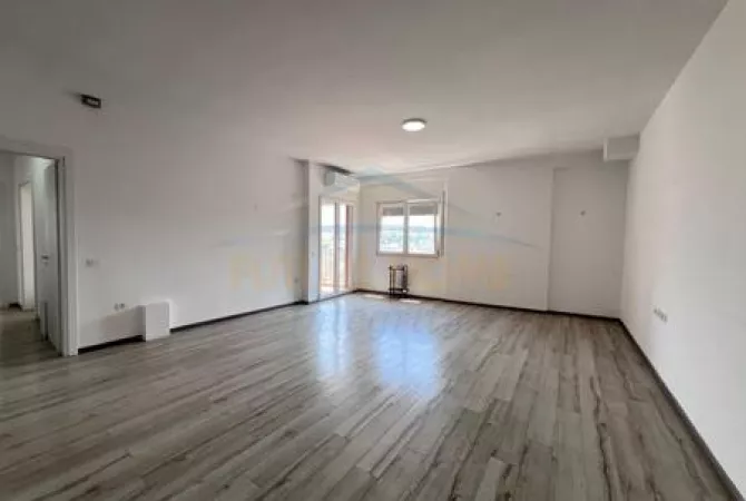 Shtepi ne shitje Apartament ne Tirane, 3+1, Mobilimi Bosh, pa mobiluar, Pagesa 236,000  Euro.