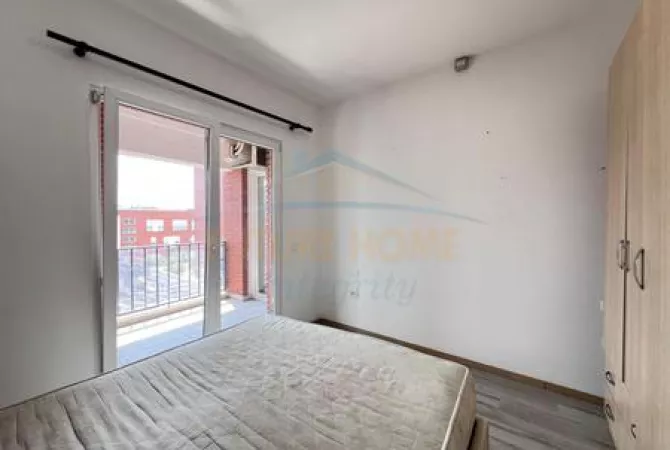 Shtepi ne shitje Apartament ne Tirane, 3+1, Mobilimi Bosh, pa mobiluar, Pagesa 236,000  Euro.