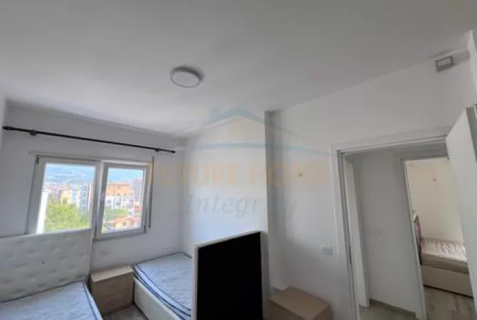 Shtepi ne shitje Apartament ne Tirane, 3+1, Mobilimi Bosh, pa mobiluar, Pagesa 236,000  Euro.