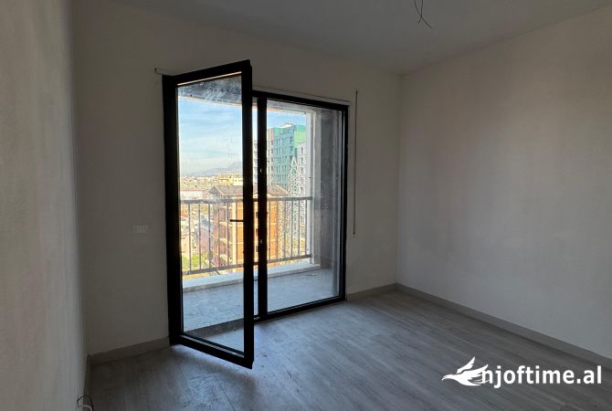 Shtepi ne shitje Apartament ne Tirane, 2+1, Mobilimi Bosh, pa mobiluar, Pagesa 186,000  Euro.