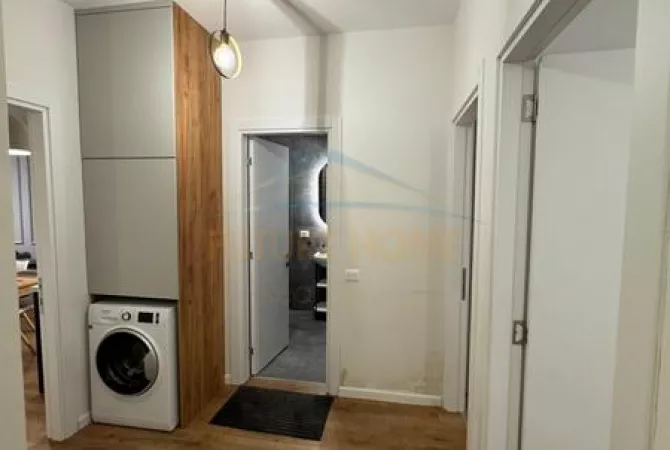 Shtepi ne shitje Apartament ne Tirane, 2+1, Mobilimi E mobiluar, Pagesa 260,000  Euro.
