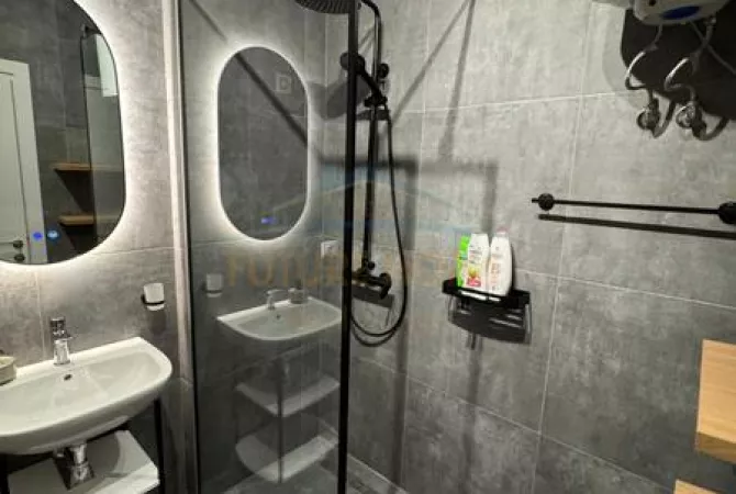 Shtepi ne shitje Apartament ne Tirane, 2+1, Mobilimi E mobiluar, Pagesa 260,000  Euro.