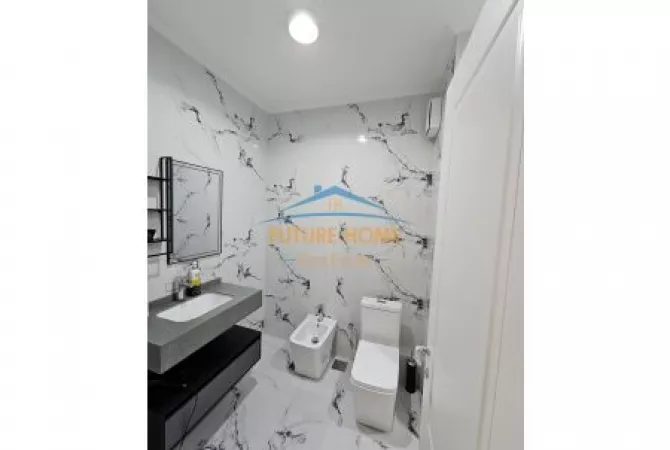 Shtepi ne shitje Apartament ne Tirane, 2+1, Mobilimi E mobiluar, Pagesa 240,000  Euro.