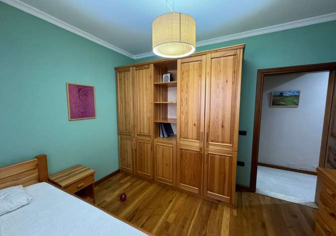 Shtepi ne shitje Apartament ne Tirane, 3+1, Mobilimi E mobiluar, Pagesa 390,000  Euro.