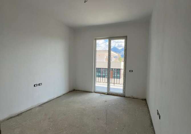 Shtepi ne shitje Apartament ne Tirane, 2+1, Mobilimi Bosh, pa mobiluar, Pagesa 127,476  Euro.