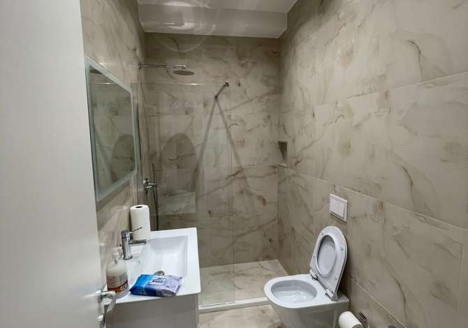 Zyre me qira tek "Rruga e Kavajes" 