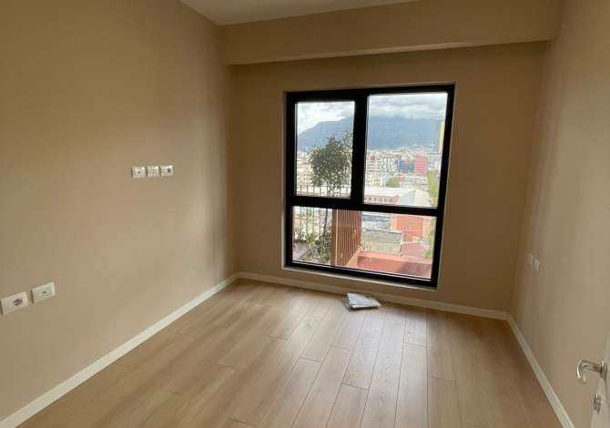 Zyre me qira tek "Rruga e Kavajes" 