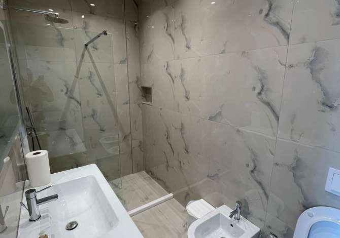 Zyre me qira tek "Rruga e Kavajes" 