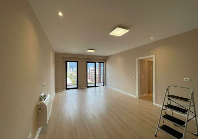 Zyre me qira tek "Rruga e Kavajes" 