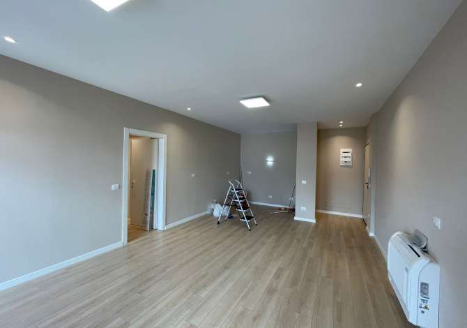 Ambient biznesi me qera 3+1 ne Tirane - 1,400 Euro