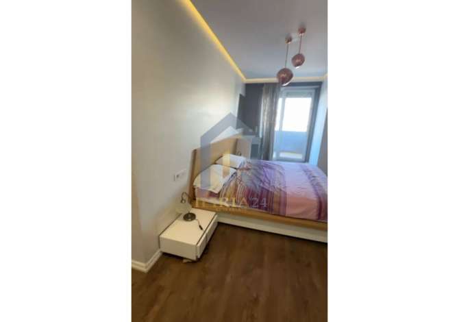 Shtepi ne shitje Apartament ne Tirane, 3+1, Mobilimi E mobiluar, Pagesa 217,000  Euro.