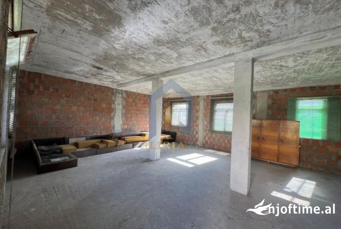 Shtepi ne shitje 4+1 ne Tirane - 150,000 Euro