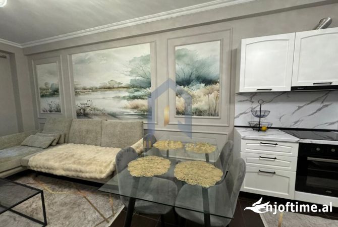 Shtepi me qera 2+1 ne Tirane - 900 Euro