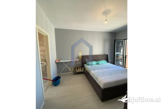 Shtepi ne shitje Apartament ne Tirane, 2+1, Mobilimi E mobiluar, Pagesa 175,500  Euro.