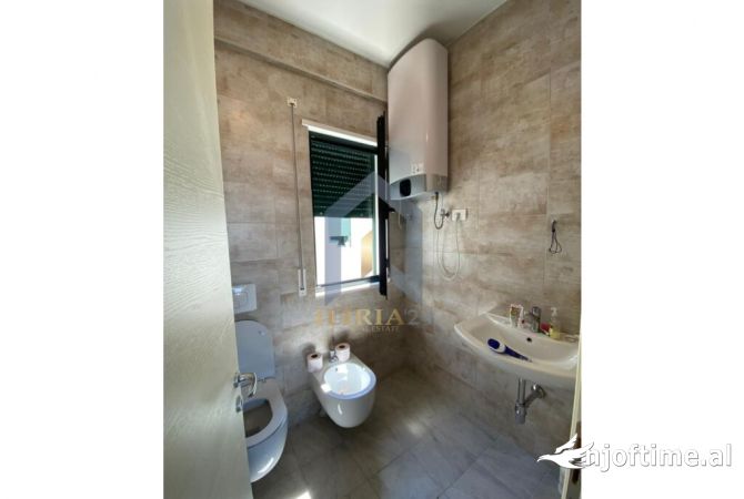 Shtepi ne shitje Apartament ne Tirane, 2+1, Mobilimi E mobiluar, Pagesa 175,500  Euro.