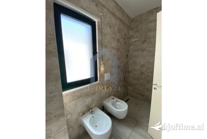 Shtepi ne shitje Apartament ne Tirane, 2+1, Mobilimi E mobiluar, Pagesa 175,500  Euro.