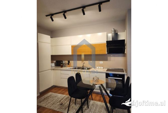 Shtepi me qera 2+1 ne Tirane - 800 Euro