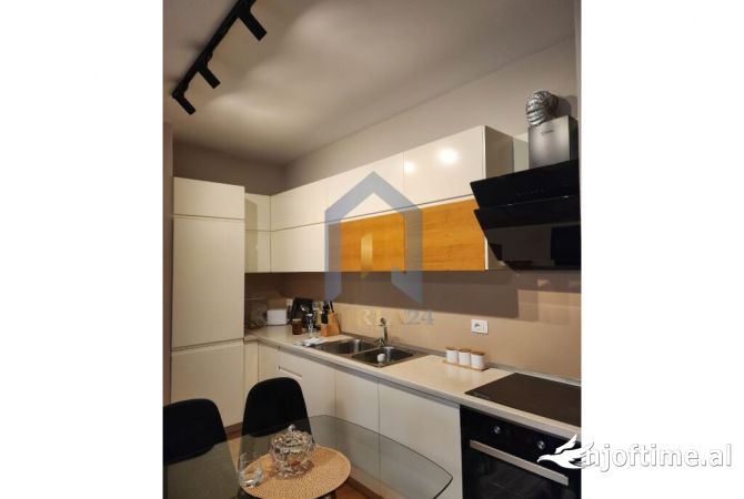Shtepi me qera 2+1 ne Tirane - 800 Euro