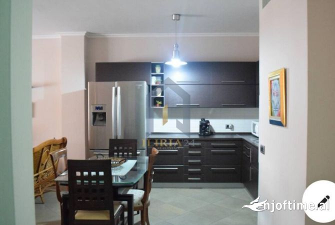Shtepi me qera Apartament ne Tirane, 2+1, Mobilimi E mobiluar, Pagesa 760  Euro.