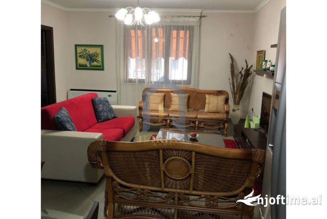 Shtepi me qera 2+1 ne Tirane - 760 Euro