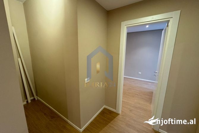Ambient biznesi me qera 3+1 ne Tirane - 950 Euro