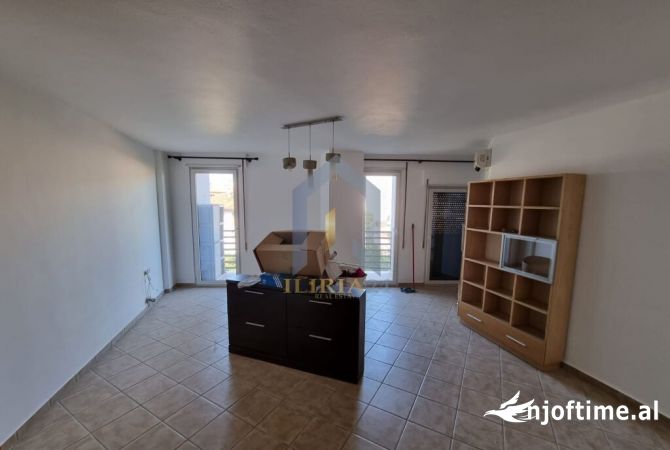 Shtepi me qera Apartament ne Tirane, 1+1, Mobilimi Pjeserisht e mobiluar, Pagesa 450  Euro.