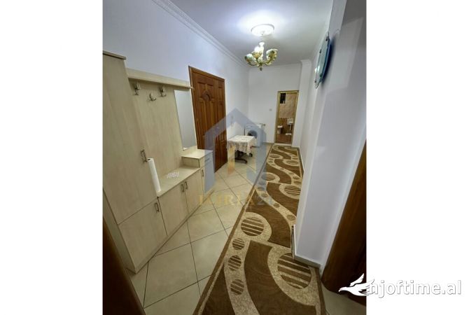 Shtepi me qera Apartament ne Tirane, 2+1, Mobilimi E mobiluar, Pagesa 500  Euro.