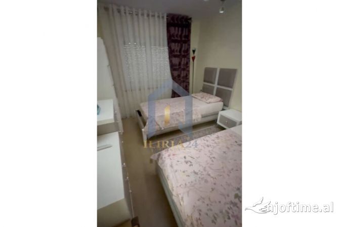 Shtepi ne shitje Apartament ne Tirane, 2+1, Mobilimi E mobiluar, Pagesa 185,000  Euro.