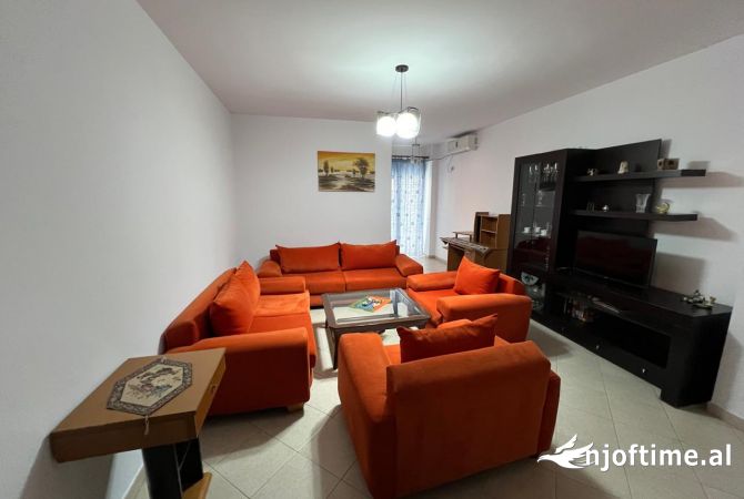 Shtepi me qera 2+1 ne Tirane - 650 Euro