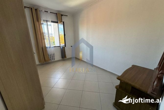 Shtepi me qera Apartament ne Tirane, 2+1, Mobilimi E mobiluar, Pagesa 390  Euro.