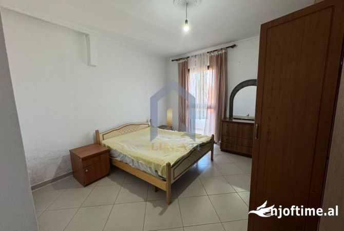 Shtepi me qera Apartament ne Tirane, 2+1, Mobilimi E mobiluar, Pagesa 390  Euro.