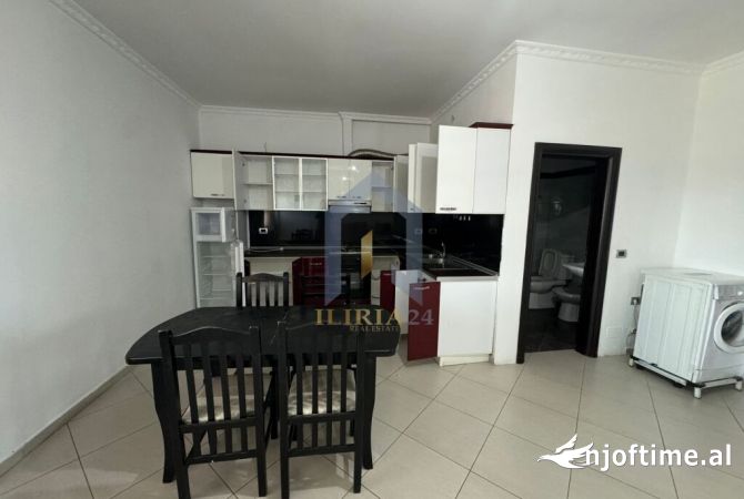 Shtepi me qera 2+1 ne Tirane - 390 Euro