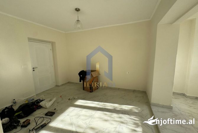 Shtepi me qera Apartament ne Tirane, 1+1, Mobilimi Pjeserisht e mobiluar, Pagesa 500  Euro.