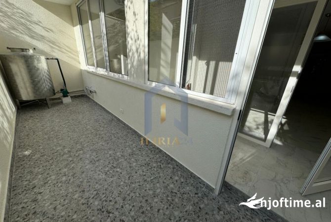 Shtepi me qera Apartament ne Tirane, 1+1, Mobilimi Pjeserisht e mobiluar, Pagesa 500  Euro.