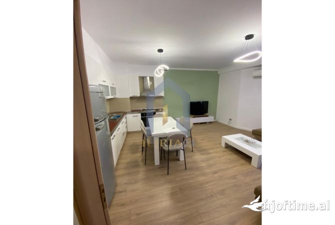 Shtepi me qera 2+1 ne Tirane - 550 Euro