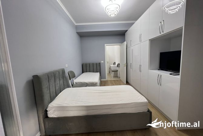 Shtepi me qera Garsoniere ne Tirane - 400 Euro