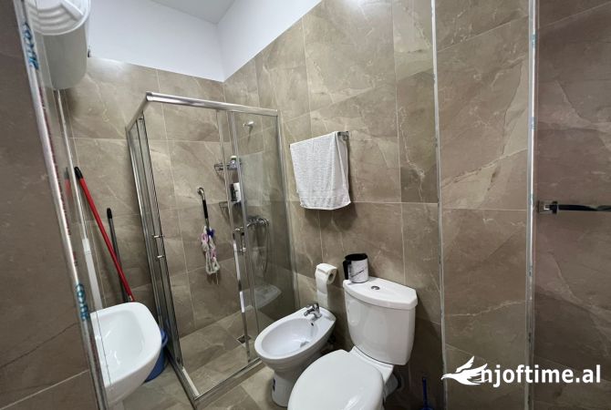 Shtepi me qera Apartament ne Tirane, Garsoniere, Mobilimi E mobiluar, Pagesa 400  Euro.