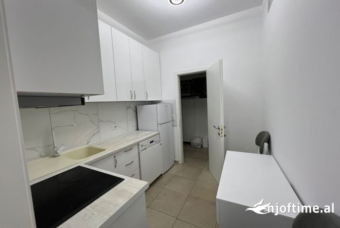 Shtepi me qera Garsoniere ne Tirane - 400 Euro