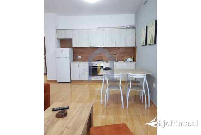 Shtepi me qera 2+1 ne Tirane - 600 Euro