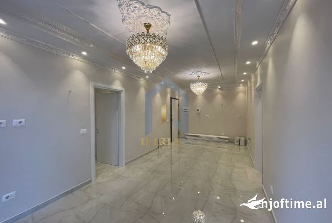 Shtepi me qera 2+1 ne Tirane - 1,000 Euro