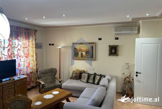 Shtepi me qera 2+1 ne Tirane - 1,000 Euro