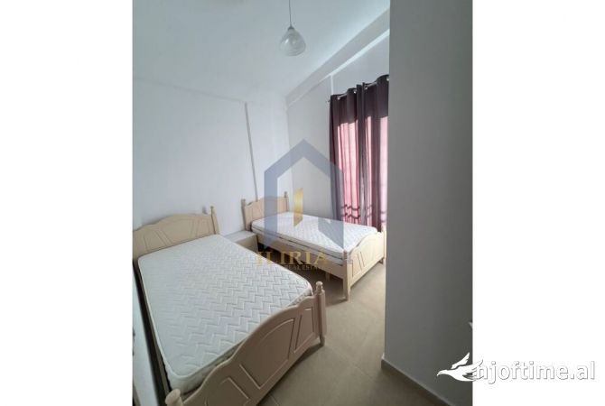 Shtepi me qera Apartament ne Tirane, 2+1, Mobilimi E mobiluar, Pagesa 350  Euro.
