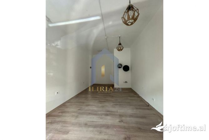 Ambient biznesi me qera 1+1 ne Tirane - 400 Euro