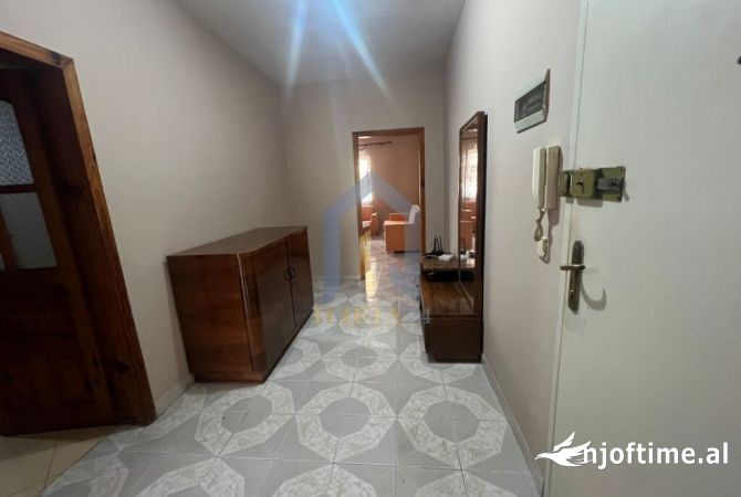 Shtepi me qera 2+1 ne Tirane - 400 Euro