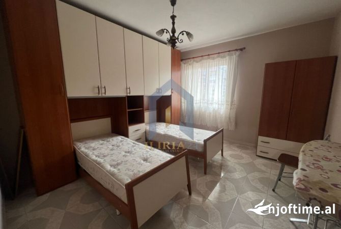 Shtepi me qera Apartament ne Tirane, 2+1, Mobilimi E mobiluar, Pagesa 400  Euro.