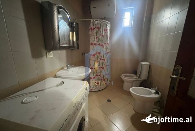 Shtepi me qera Apartament ne Tirane, 2+1, Mobilimi E mobiluar, Pagesa 400  Euro.