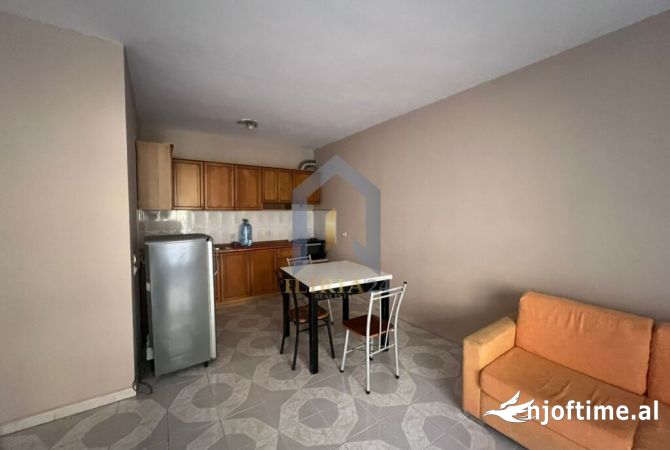 Shtepi me qera 2+1 ne Tirane - 400 Euro