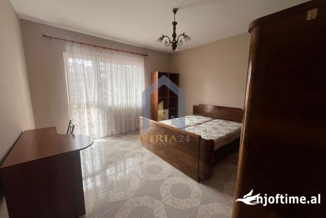 Shtepi me qera Apartament ne Tirane, 2+1, Mobilimi E mobiluar, Pagesa 400  Euro.
